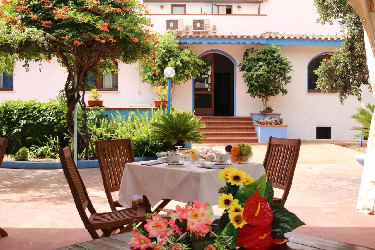 Villa Valentina Park Posada  Exterior photo